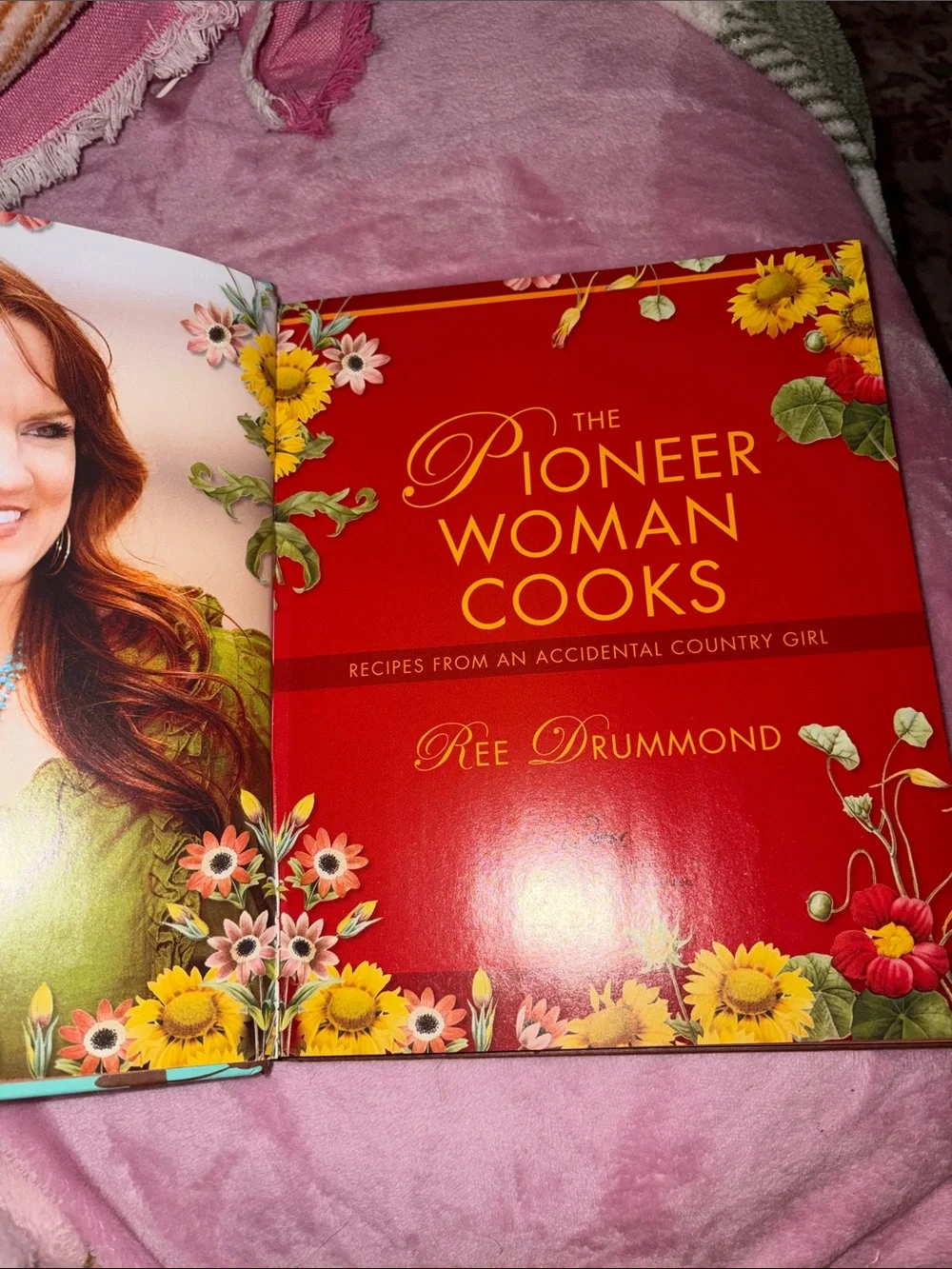 The Pioneer Woman Cooks Hardcover Cookbook - Accidental Country Girl NWT